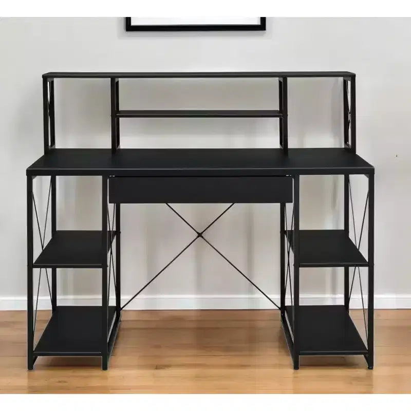 Bureau d'ordinateur noir pour studio d'enregistrement