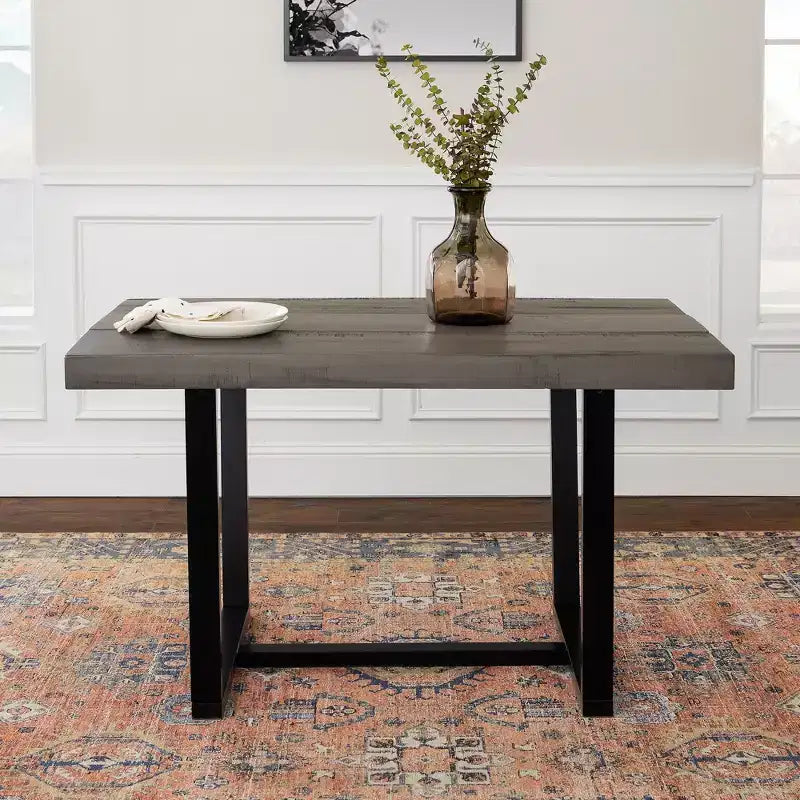 Table de salle à manger moderne en bois massif vieilli et métal, style industriel-fermier