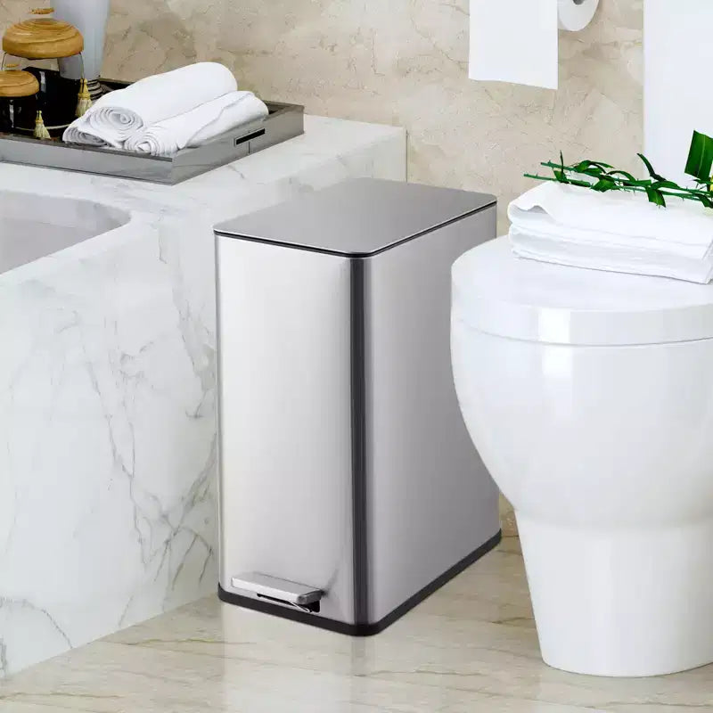 Poubelle à pédale Slim Soft-Close 15 L (4 gallons) en acier inoxydable pour l'intérieur
