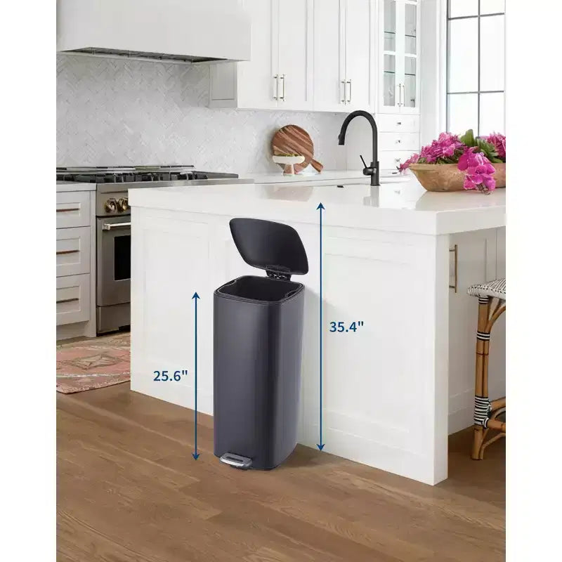 Poubelle à pédale 30 L en acier inoxydable avec couvercle à fermeture amortie
